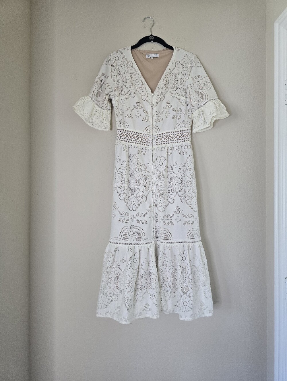 Ivy City Monroe Lace Crochet Midi Dress Ivory white Cream Sz XS Pearl Button